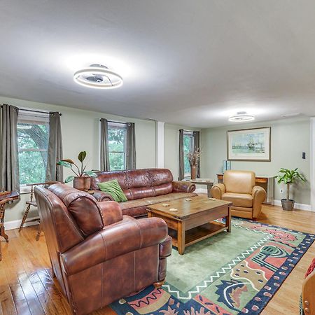 Quintessential New England Home With Patio And Grill! Πάτναμ Εξωτερικό φωτογραφία