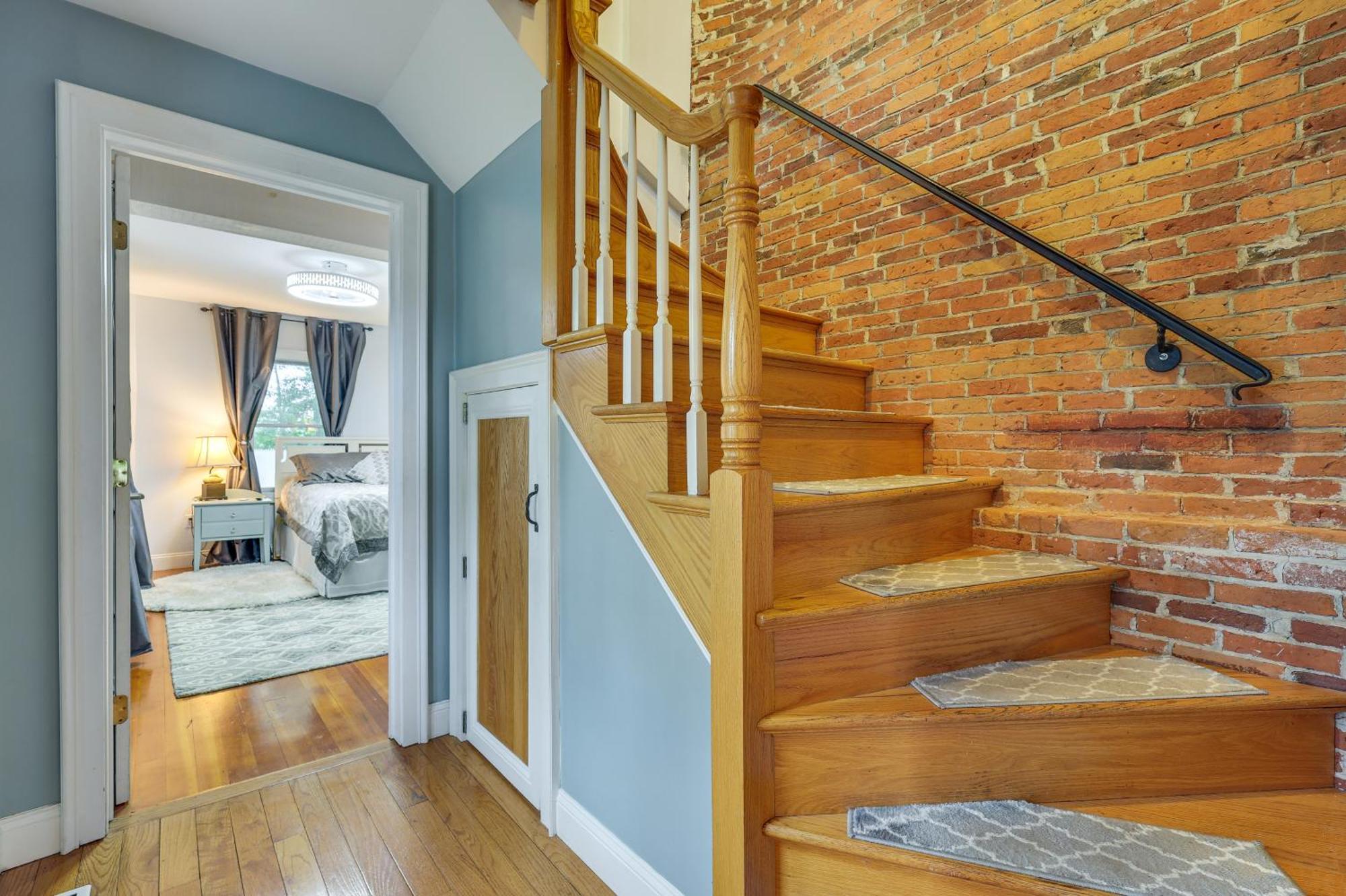 Quintessential New England Home With Patio And Grill! Πάτναμ Εξωτερικό φωτογραφία
