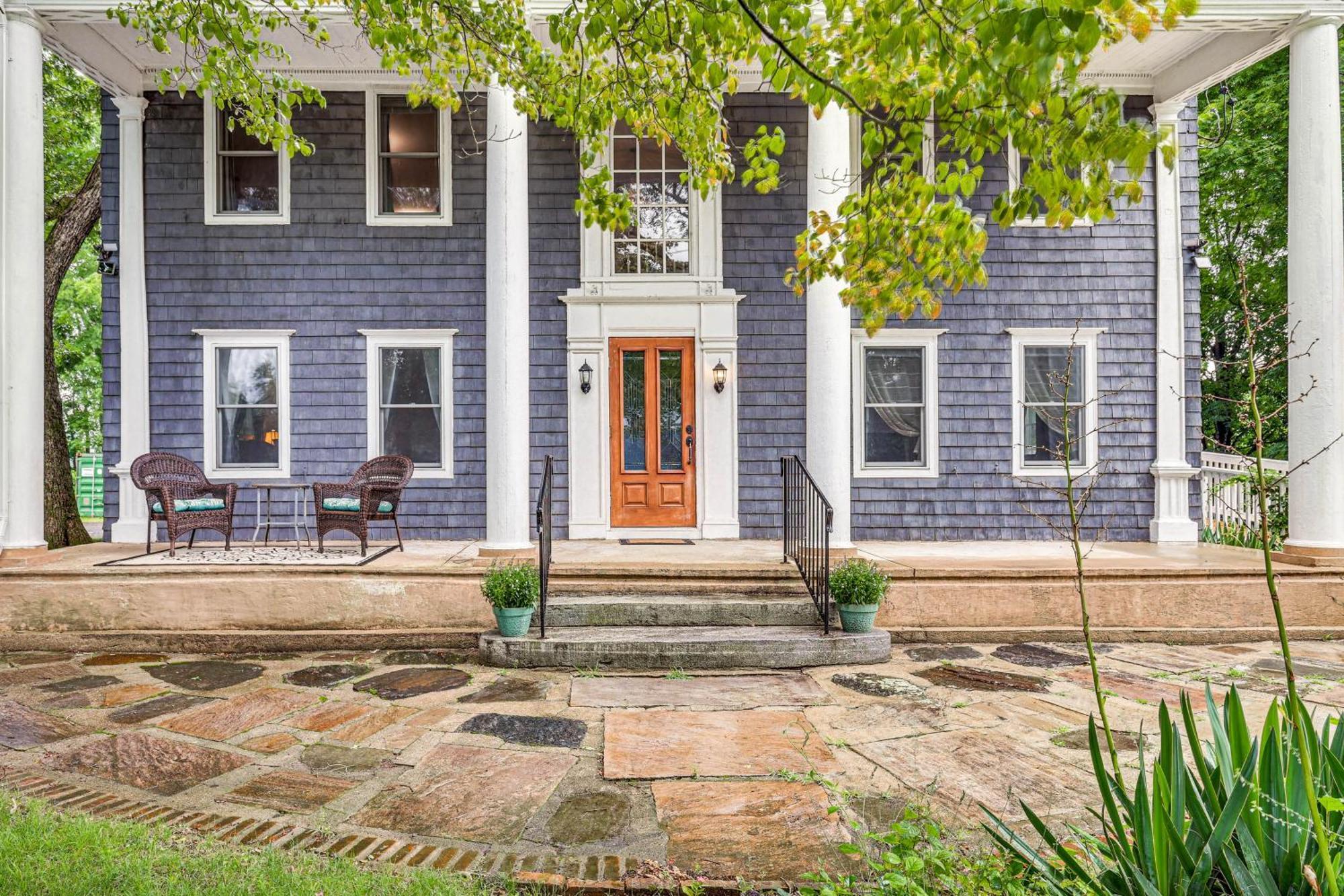 Quintessential New England Home With Patio And Grill! Πάτναμ Εξωτερικό φωτογραφία